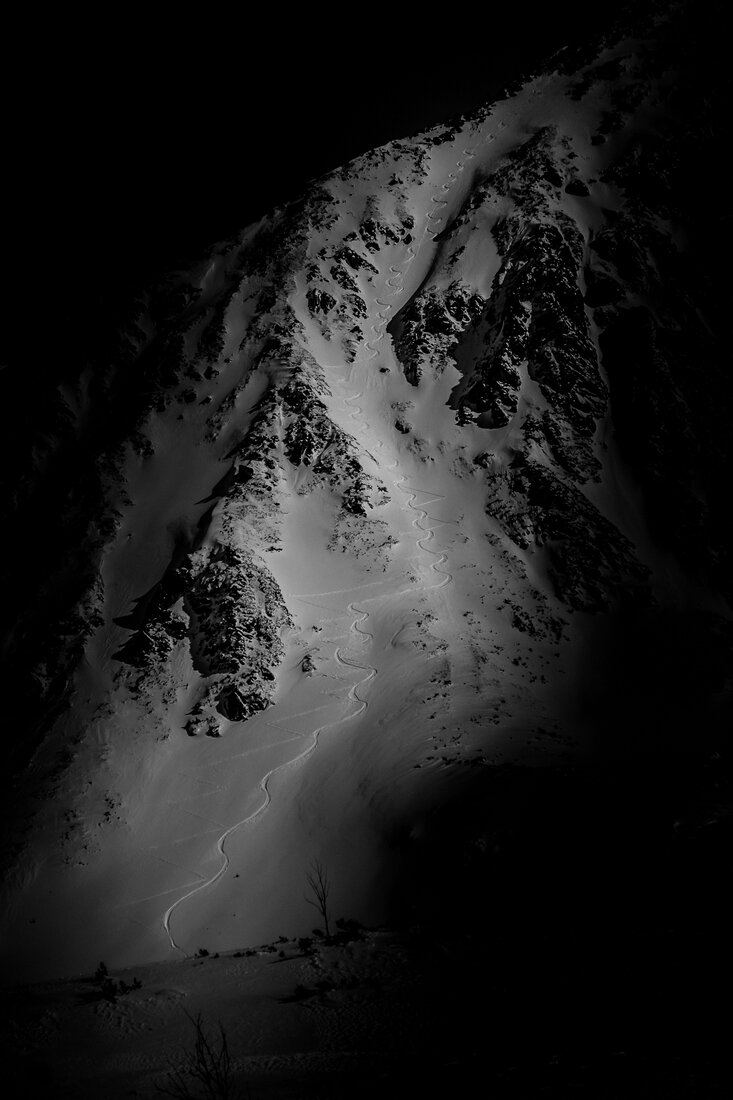 023-zjazd-30x40-Enhanced_Wystawa-Bartek-Muracki-W-Tatrach